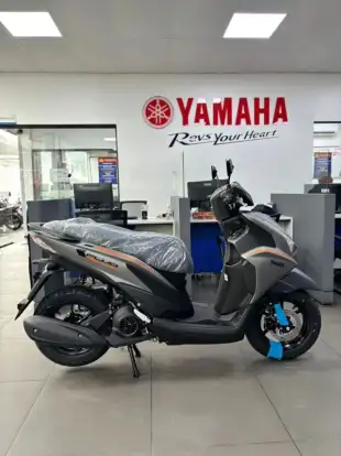 YAMAHA-FLUO 125 HYBRID CONNECTED ABS-2026