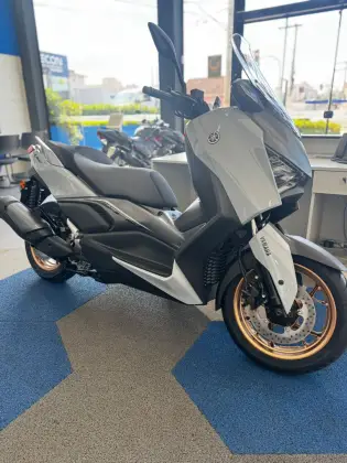 YAMAHA XMAX 300 CONNECTED ABS 
