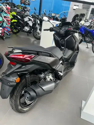 YAMAHA-XMAX 300 CONNECTED ABS YAMAHA-XMAX 300 CONNECTED ABS-2025