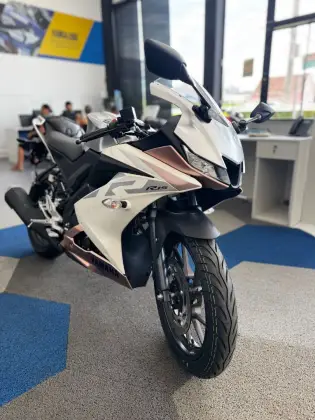 YAMAHA YZF R15 