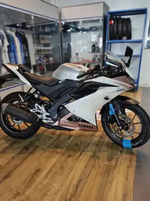 YAMAHA-YZF R15-2026