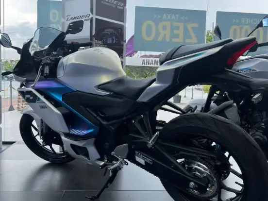 YAMAHA-YZF R3 ABS CONNECTED YAMAHA-YZF R3 ABS CONNECTED-2025