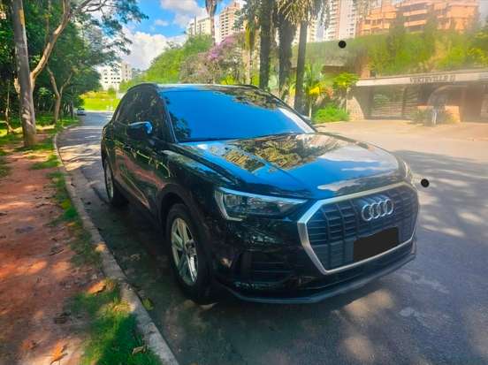 AUDI-Q3-2021