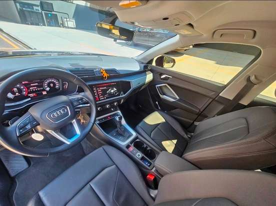 AUDI-Q3-2021