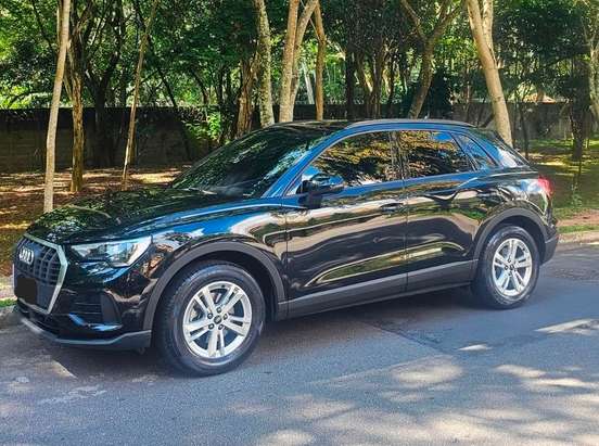 AUDI-Q3-2021
