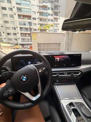 BMW-320i-2022