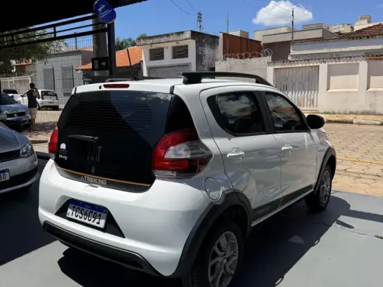 FIAT-MOBI-1.0 EVO FLEX TREKKING MANUAL FIAT-MOBI-2024