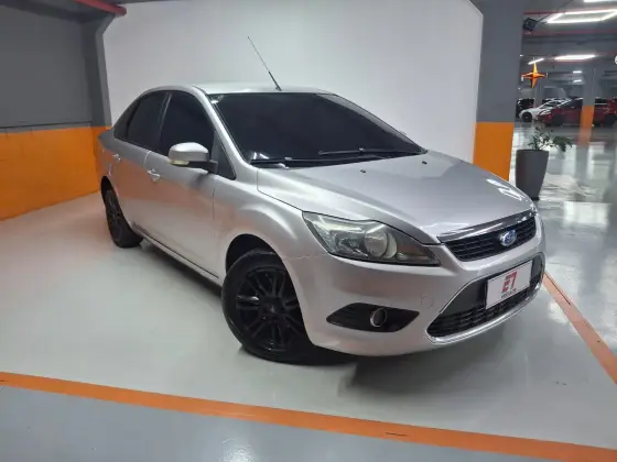 FORD FOCUS 2.0 GHIA SEDAN 16V GASOLINA 4P AUTOMÁTICO