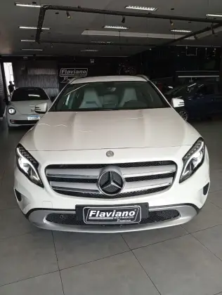 MERCEDES-BENZ GLA 200 1.6 CGI VISION 16V TURBO FLEX 4P AUTOMÁTICO