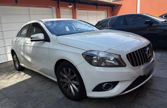 MERCEDES-BENZ-A 200-2013
