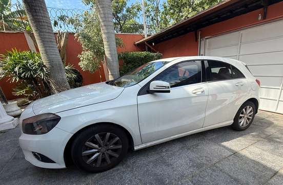 MERCEDES-BENZ-A 200-2013