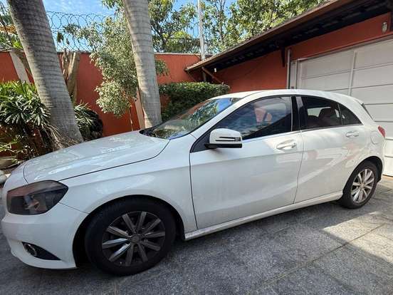 MERCEDES-BENZ-A 200-1.6 TURBO URBAN 16V GASOLINA 4P AUTOMÁTICO MERCEDES-BENZ-A 200-2013