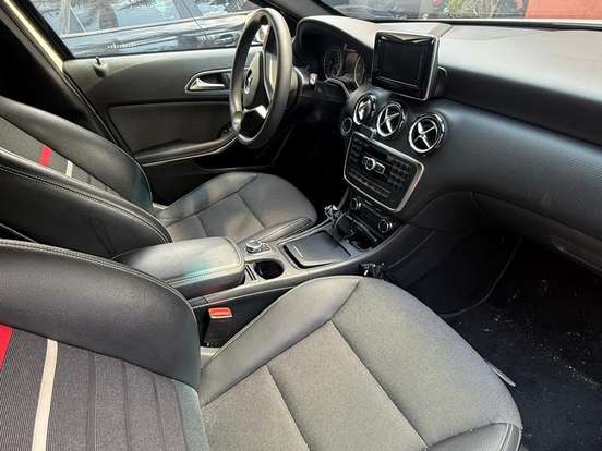 MERCEDES-BENZ-A 200-1.6 TURBO URBAN 16V GASOLINA 4P AUTOMÁTICO MERCEDES-BENZ-A 200-2013