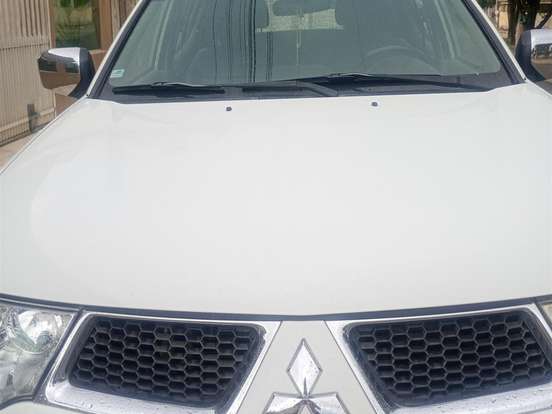 MITSUBISHI-L200 TRITON-3.2 HPE 4X4 CD 16V TURBO INTERCOOLER DIESEL 4P MANUAL MITSUBISHI-L200 TRITON-2013