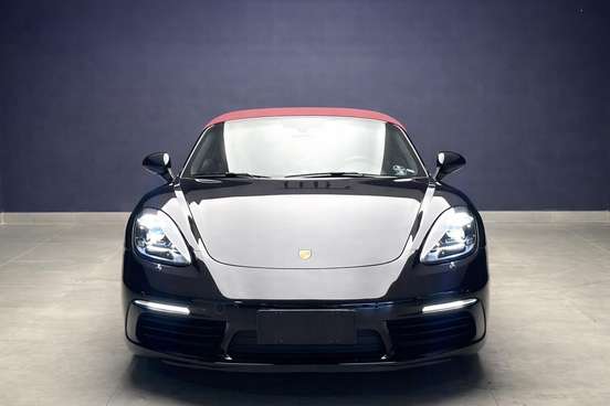 PORSCHE-718-2022