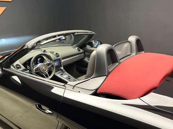 PORSCHE-718-2022