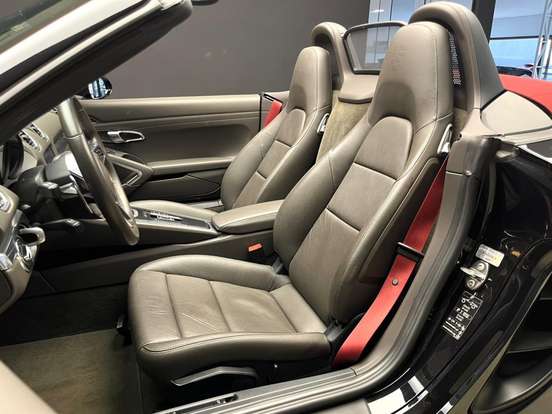 PORSCHE-718-2022