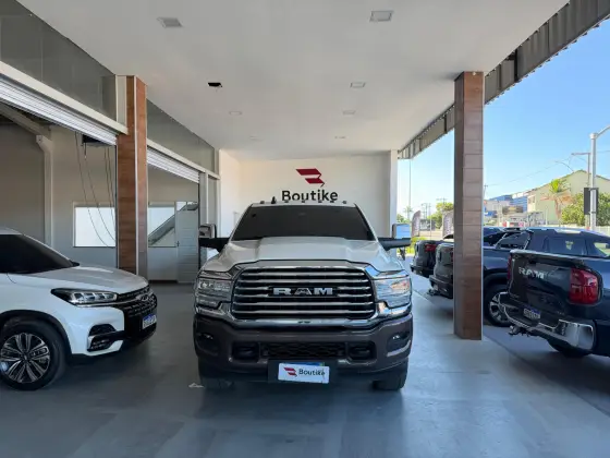 RAM 3500 6.7 I6 TURBO DIESEL LIMITED LONGHORN CD 4X4  AUTOMÁTICO