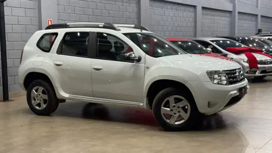 RENAULT DUSTER 2.0 DYNAMIQUE 4X2 16V FLEX 4P AUTOMÁTICO