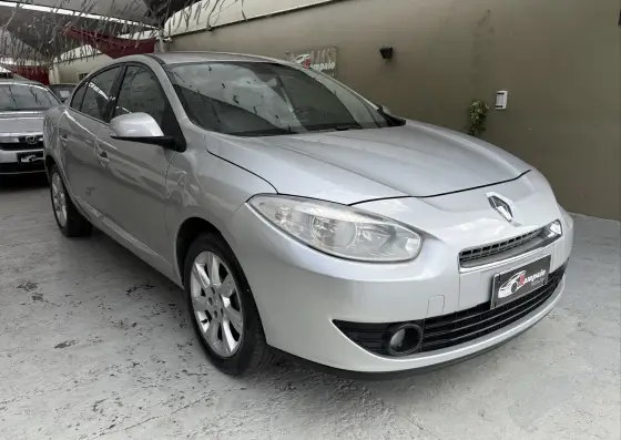 RENAULT FLUENCE 2.0 PRIVILÉGE 16V FLEX 4P AUTOMÁTICO