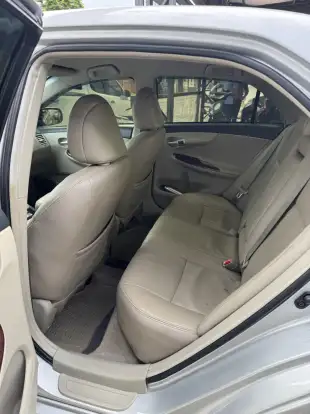 TOYOTA-COROLLA-2012
