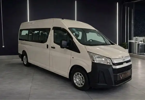TOYOTA HIACE 2.8 D-4D TURBO DIESEL MINIBUS 15+1 DX AUTOMÁTICO