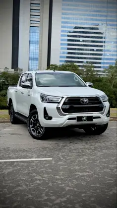 TOYOTA HILUX 2.8 D-4D TURBO DIESEL CD SRX 4X4 AUTOMÁTICO