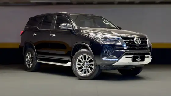 TOYOTA HILUX SW4 2.8 D-4D TURBO DIESEL SRX 7L 4X4 AUTOMÁTICO