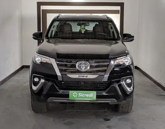 TOYOTA HILUX SW4 2.8 SRX 4X4 16V TURBO INTERCOOLER DIESEL 4P AUTOMÁTICO TOYOTA HILUX SW4 2.8 SRX 4X4 16V TURBO INTERCOOLER DIESEL 4P AUTOMÁTICO