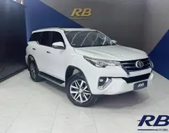 TOYOTA HILUX SW4 2.8 SRX 4X4 7 LUGARES 16V TURBO INTERCOOLER DIESEL 4P AUTOMÁTICO TOYOTA HILUX SW4 2.8 SRX 4X4 7 LUGARES 16V TURBO INTERCOOLER DIESEL 4P AUTOMÁTICO