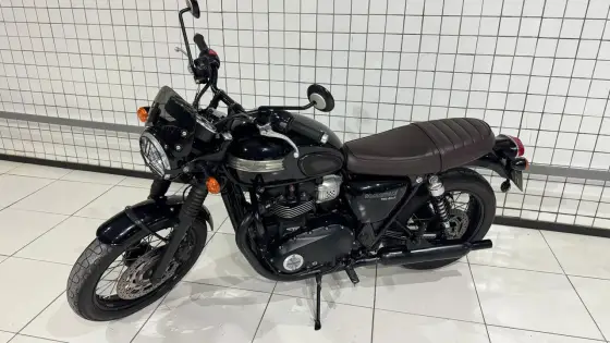 TRIUMPH BONNEVILLE T100 BLACK 900 