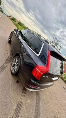 VOLVO-XC90-2018