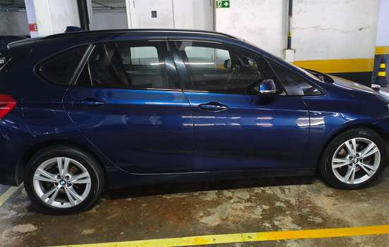 BMW-220i-2018