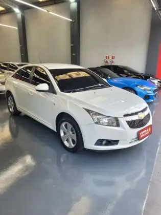 CHEVROLET CRUZE 1.8 LT 16V FLEX 4P AUTOMÁTICO CHEVROLET CRUZE 1.8 LT 16V FLEX 4P AUTOMÁTICO