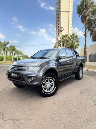 MITSUBISHI L200 TRITON 3.2 HPE 4X4 CD 16V TURBO INTERCOOLER DIESEL 4P AUTOMÁTICO