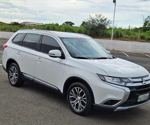 MITSUBISHI-OUTLANDER-2016