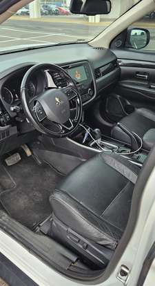 MITSUBISHI-OUTLANDER-2016