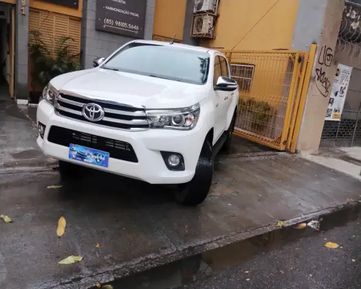 TOYOTA HILUX 2.8 SRX 4X4 CD 16V DIESEL 4P AUTOMÁTICO
