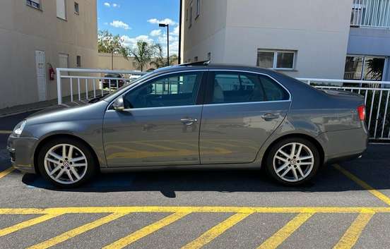 VOLKSWAGEN-JETTA-2010