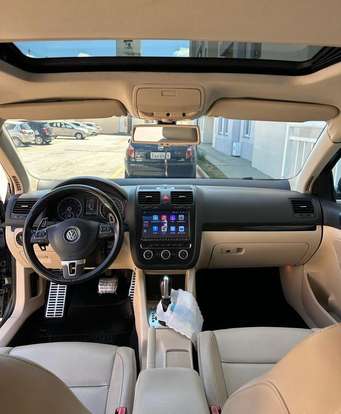 VOLKSWAGEN-JETTA-2010