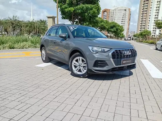 AUDI-Q3-2021