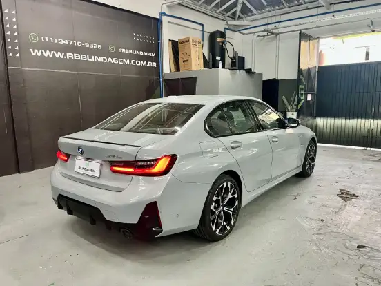 BMW-330e-2.0 16V TURBO HÍBRIDO M SPORT AUTOMÁTICO BMW-330e-2024
