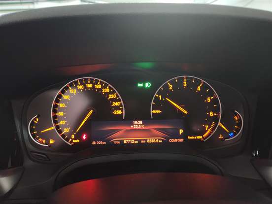 BMW-320i-2019