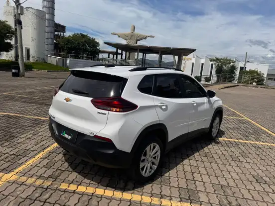 CHEVROLET-TRACKER-2024