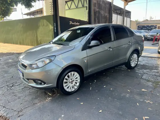 FIAT GRAND SIENA 1.6 MPI ESSENCE 16V FLEX 4P MANUAL
