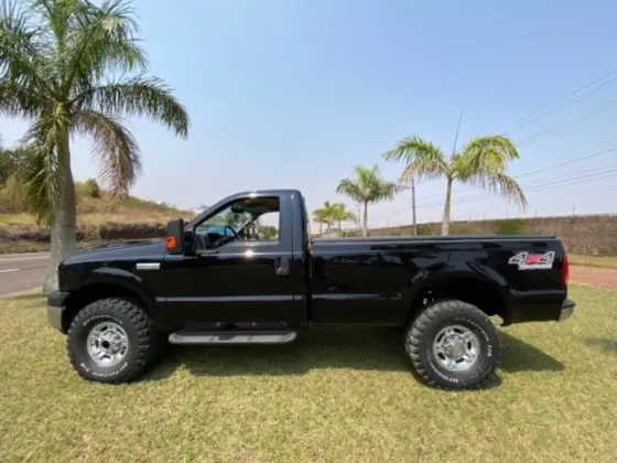 FORD F-250 3.9 XLT MAX POWER 4X4 CS DIESEL 2P MANUAL