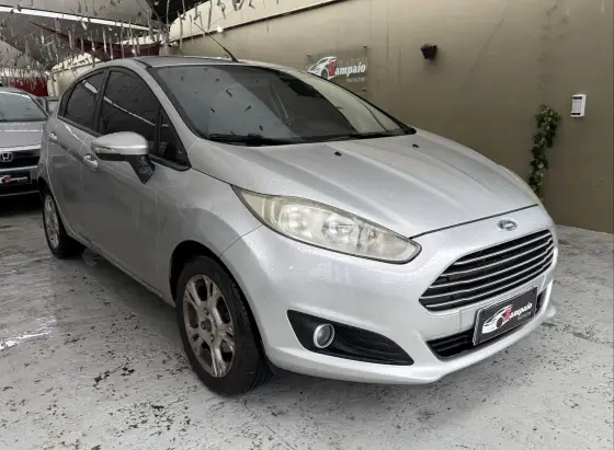 FORD FIESTA 1.6 SE HATCH 16V FLEX 4P POWERSHIFT