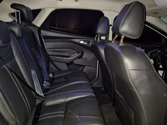 FORD-FOCUS-1.6 SE 16V FLEX 4P POWERSHIFT FORD-FOCUS-2013