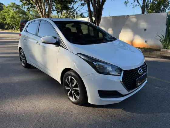 HYUNDAI HB20 1.0 COMFORT PLUS 12V FLEX 4P MANUAL