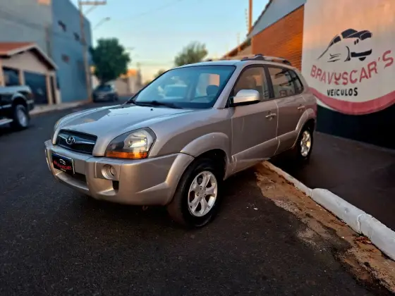 HYUNDAI TUCSON 2.0 MPFI GLS 16V 143CV 2WD GASOLINA 4P AUTOMÁTICO